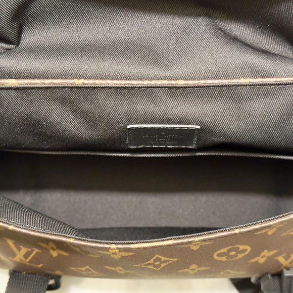 AUTHENTIC Louis Vuitton Trail Messenger Monogram Macassar M46972 MSRP $3,400 - Picture 5 of 8